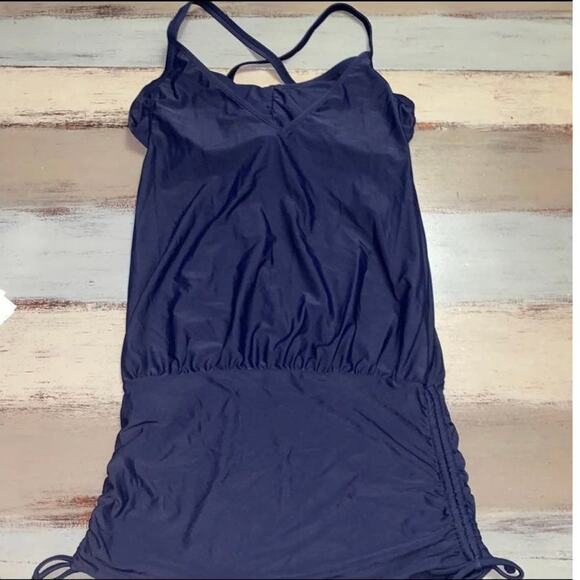 ATHLETA Side Scrunch Tankini Top in Navy size 36 B/C - Picture 9 of 11